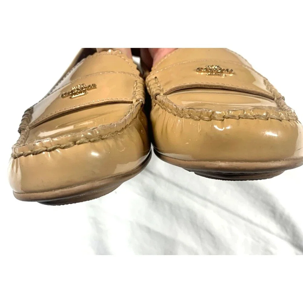 Coach Odette Tan Patent Leather Loafers Flats Womens Size 7 Gold Logo Preppy